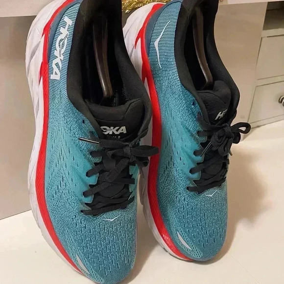 Clifton 8 Running shoes are soft and extremely comfy - Picture 2 of 14